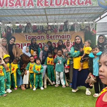 Liburan di taman bermain